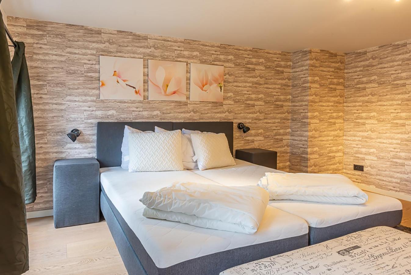 Guesthouses By Hotel Van Eyck Maaseik Exterior foto
